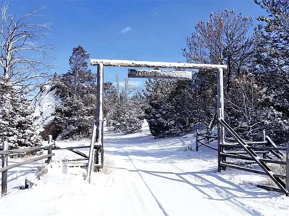 Jagged Rock Ranch Entrance