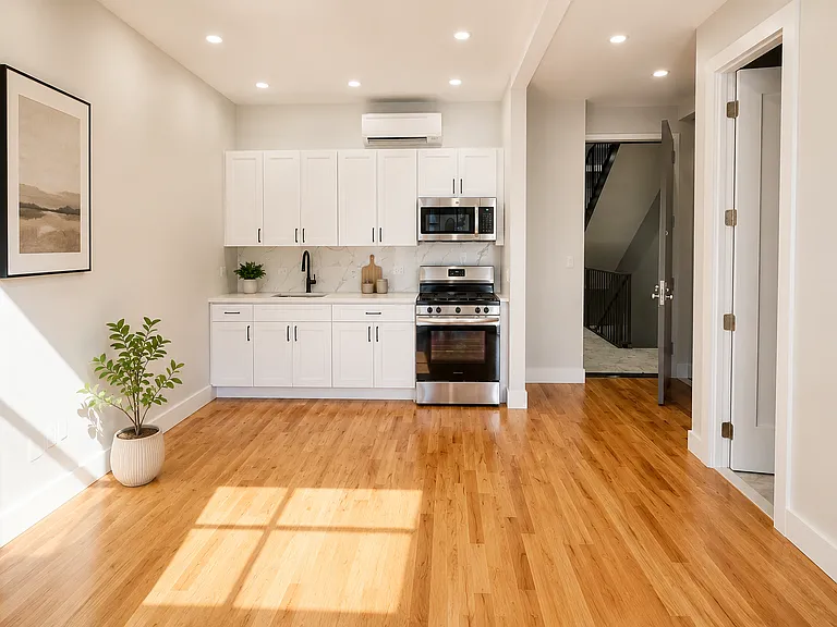 12 Spencer Ct #1R — Photo 2