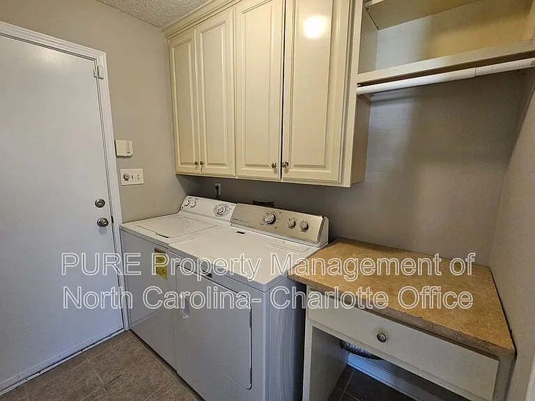 8237 Hornwood Ct — Photo 11