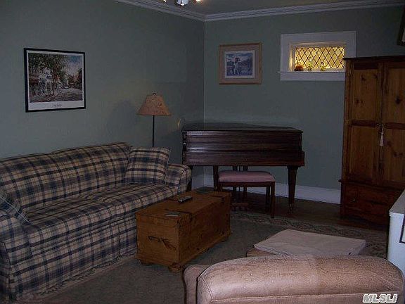 5th image of 239 N Forest Ave