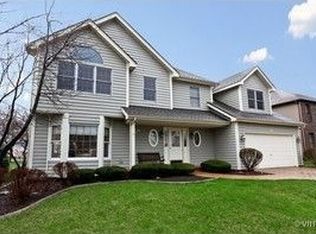 221 Breckenridge Dr, Aurora, IL