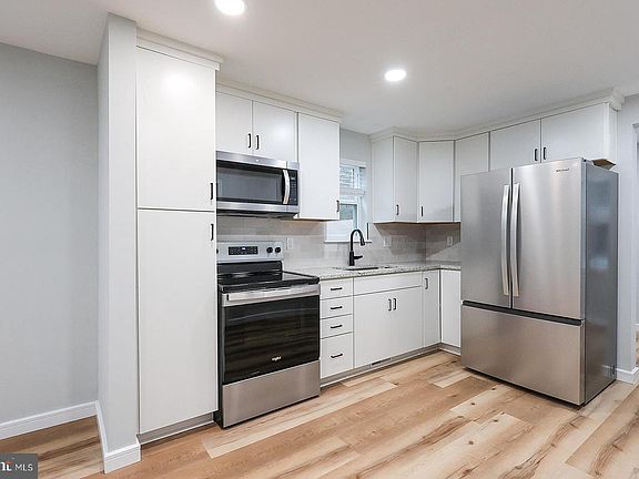 2nd image of 177 Dicks Hollow Rd