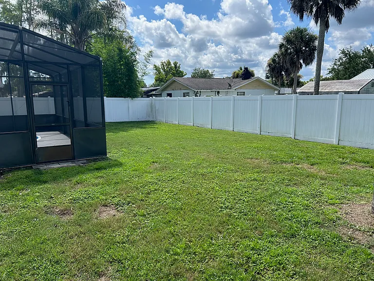 1404 Dexter Dr N — Photo 21