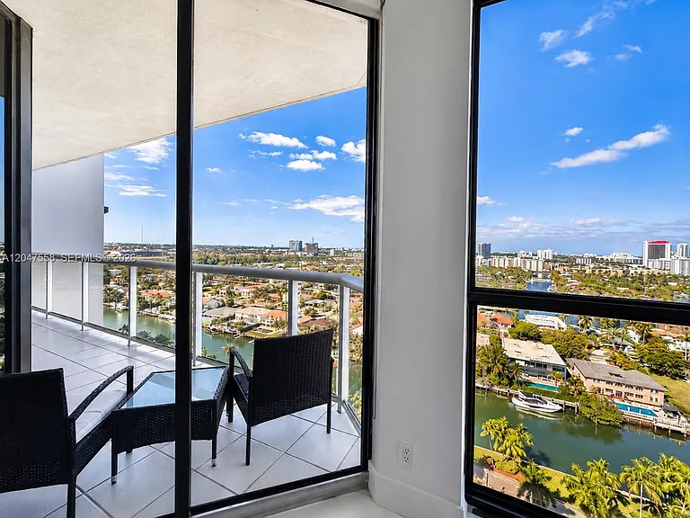 3640 Yacht Club Dr #1903 — Photo 22
