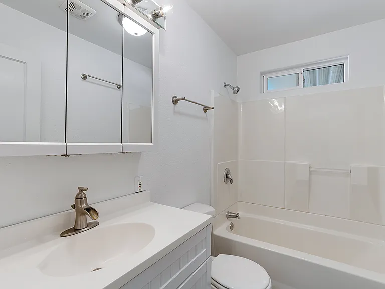 2130 Berry St SE — Photo 16