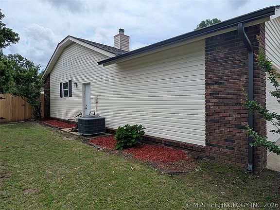 4th image of 9221 S 92nd East Ave