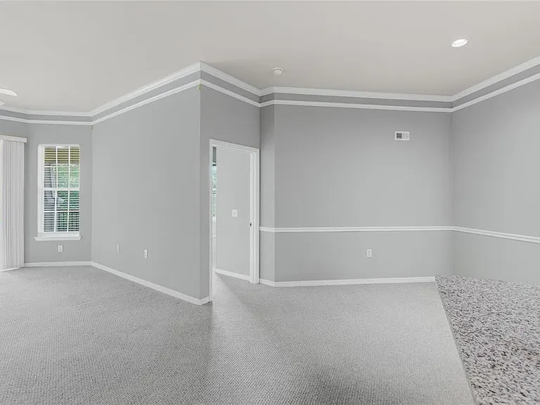 5122 Northridge Rd #307 — Photo 6