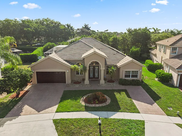 21698 Abington Ct — Photo 3