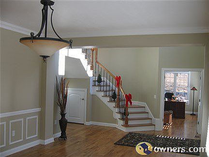 Extensive foyer