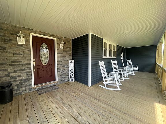 3rd image of 357 Kelsey St