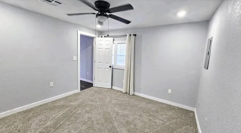 5250 Oakwood Drive - 1 — Photo 3