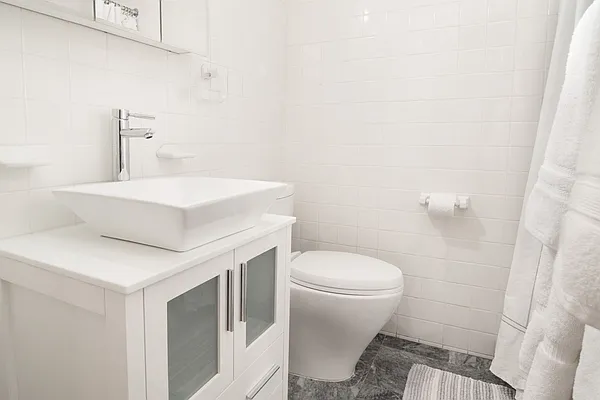 Rented by WAM Partners - William Moses Co. | media 29