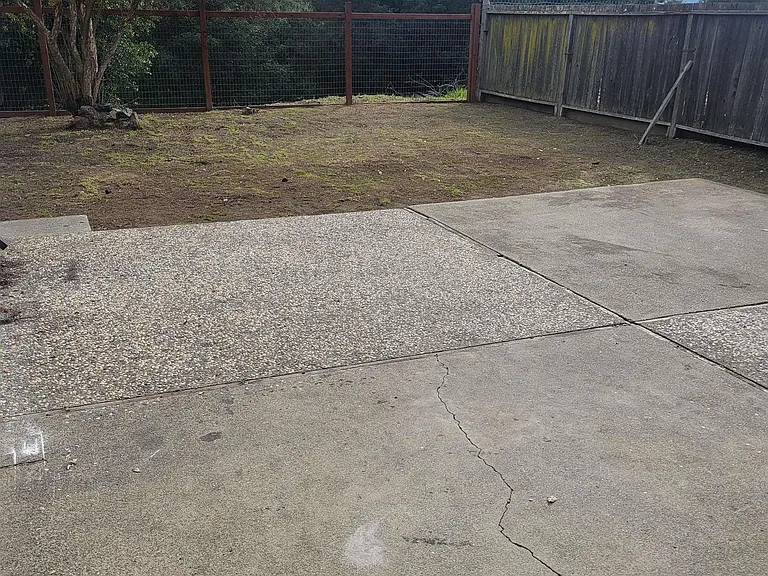 906 Coral Dr — Photo 14