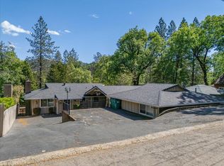 19817 Oak Knoll Dr, Lakehead, CA 96051