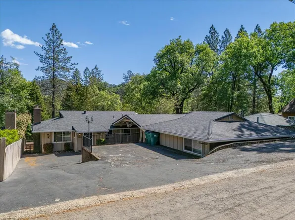 19817 Oak Knoll Dr, Lakehead, CA 96051