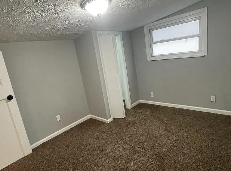 2228 Liberty St — Photo 7