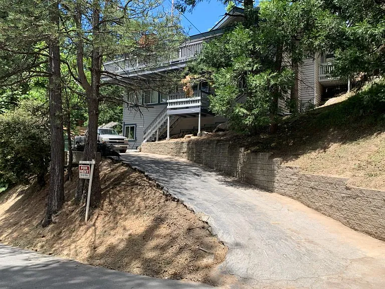 Private drive way
