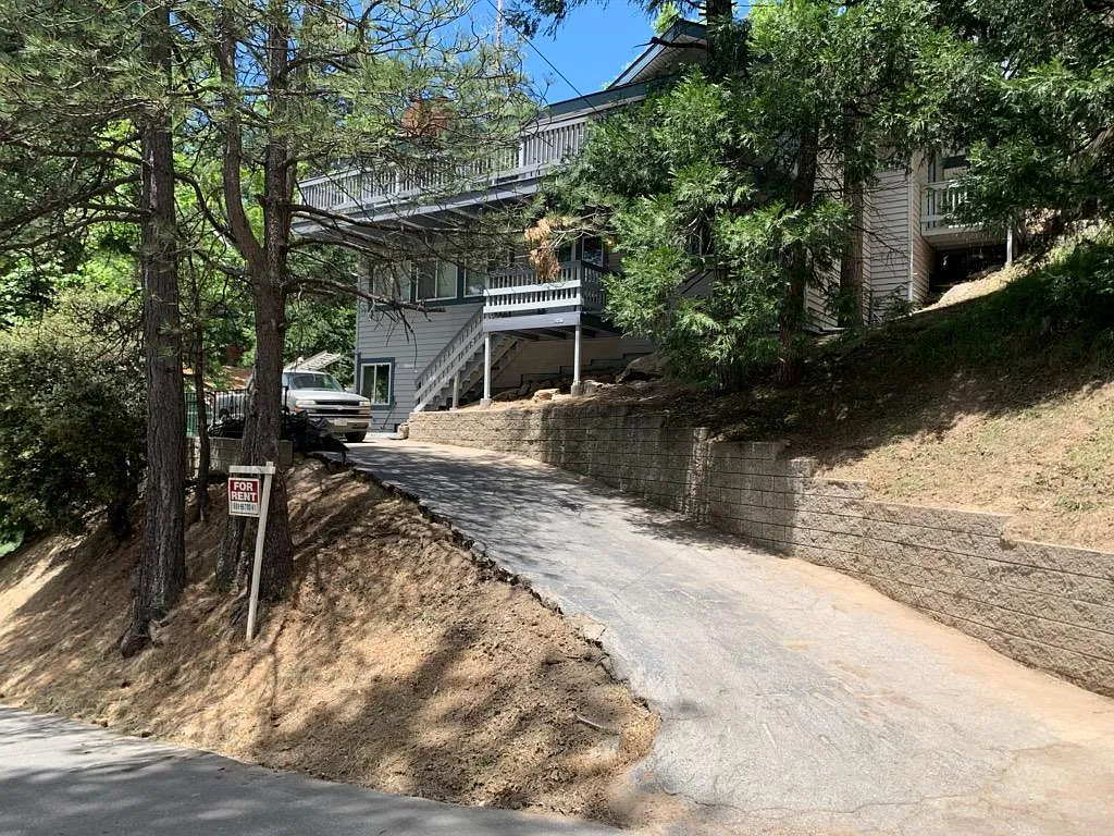 Private drive way - 24236 Zurich Dr