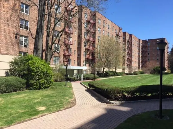 1300 Midland Avenue #C-28, Yonkers, NY 10704