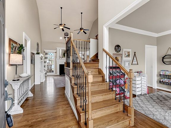 3rd image of 309 New Heritage Dr