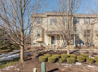 1377 Chestnut Ln, Yorkville, IL 60560