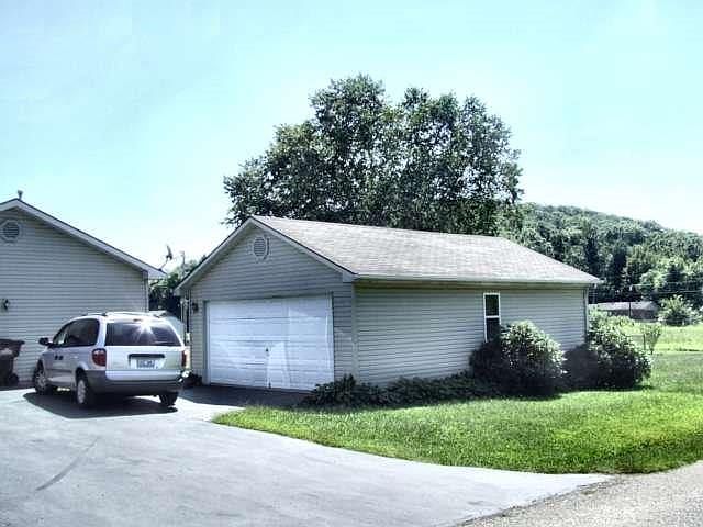 2nd image of 201 Brook Dr