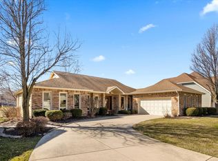 1647 Riparian Dr, Naperville, IL 60565