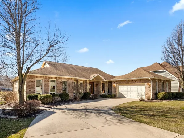 1647 Riparian Dr, Naperville, IL 60565