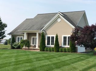 4633 Emerald Valley Loop, Fowlerville, MI 48836