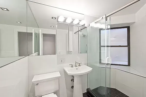 Rented by R New York | media 8