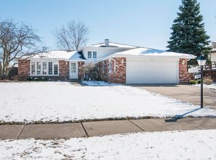 7105 Washington St, Darien, IL 60561