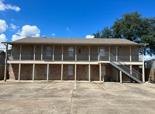 104 8th Ave APT 14, Nederland, TX 77627