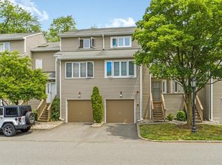 17 Village Grn, Bardonia, NY 10954