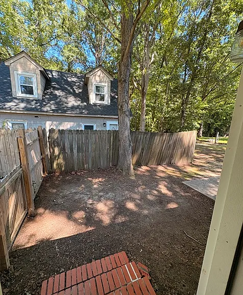 84 Madison Ln N — Photo 13