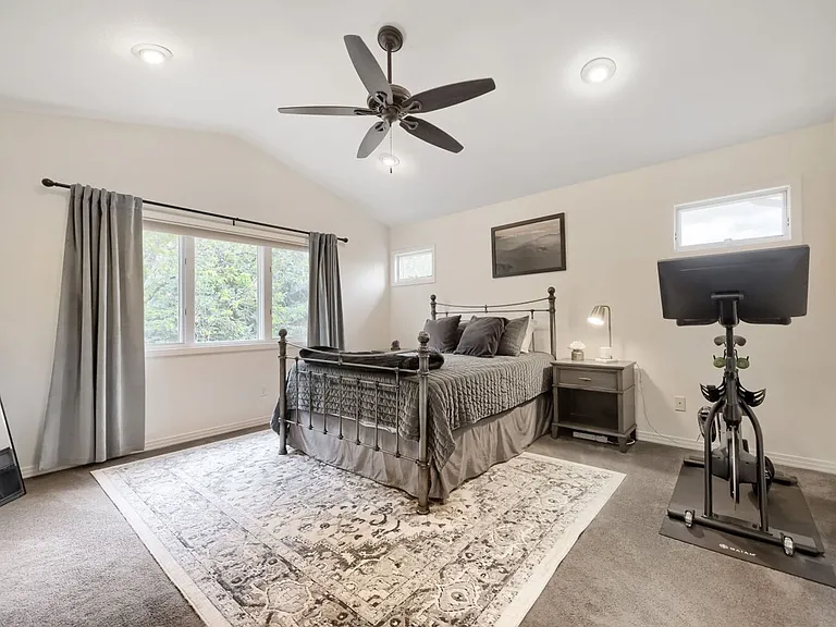 927 Poplar Pl — Photo 9