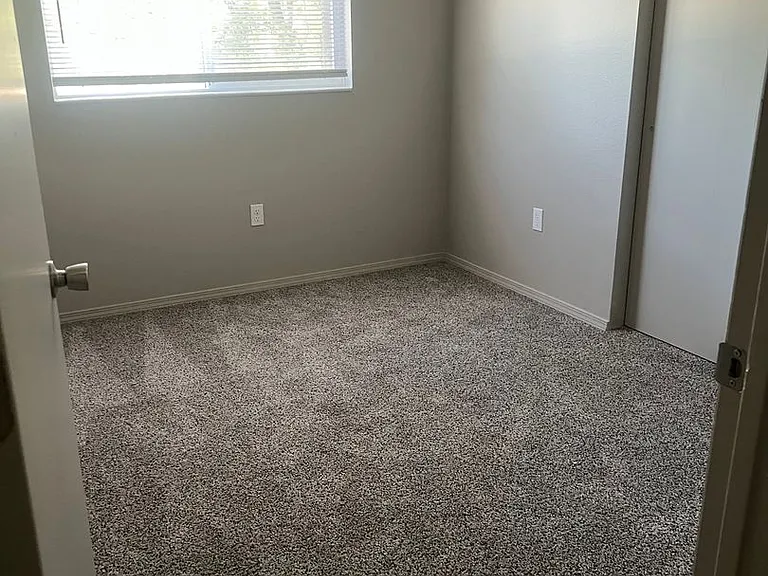 Northwest Pointe Apartments — Photo 11