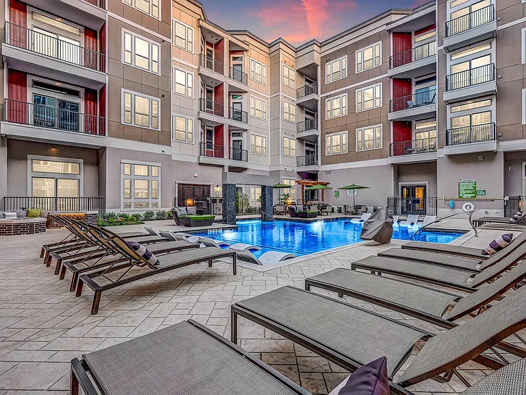 Waterford Market Apartments — Photo 16