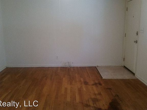 2nd image of 1507 W College St APT C