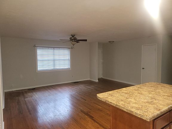 2nd image of 1540 Pine View Dr