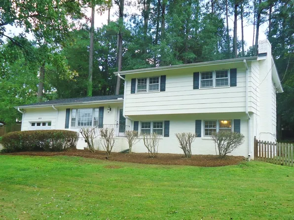 805 Northbrook Dr, Raleigh, NC 27609