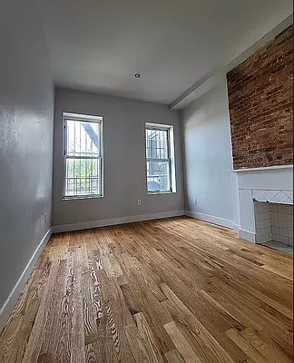 Rented by Reavis | media 9