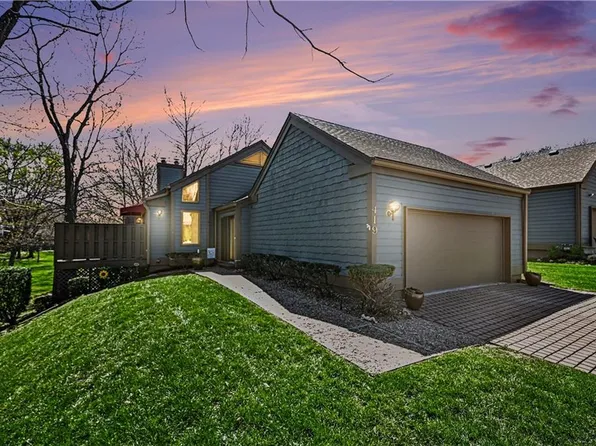 419 Lakeside Dr, Liberty, MO 64068