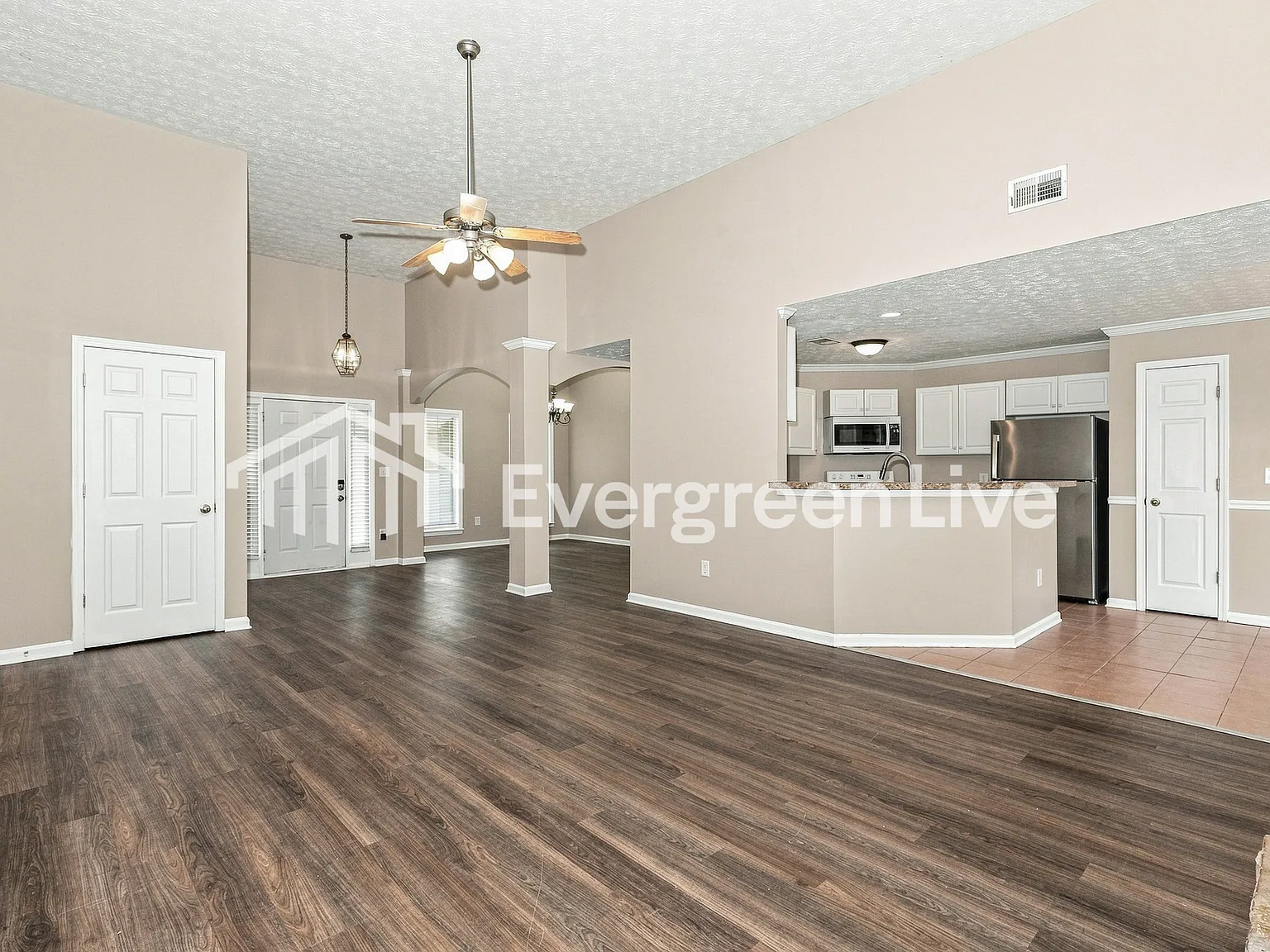 3 bed, 2.0 bath, 2052 sqft, $1,895 — Photo 4