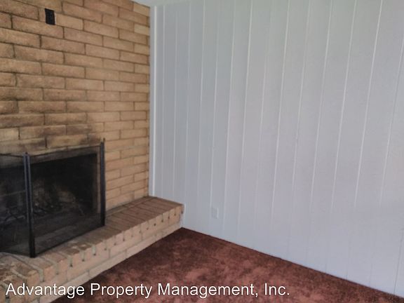 4th image of 1045 De Soto Dr