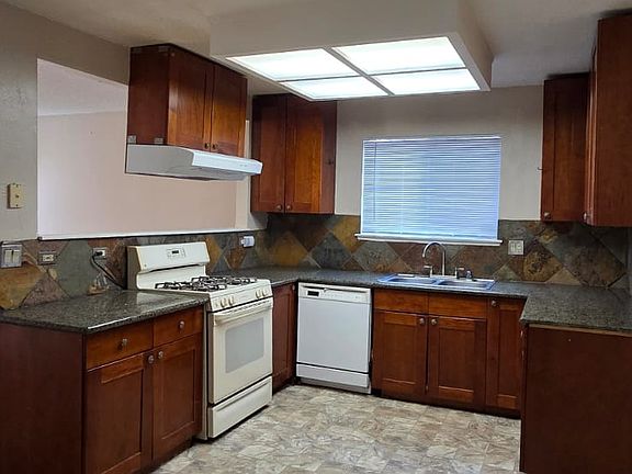 3rd image of 8234 Lockborne Dr