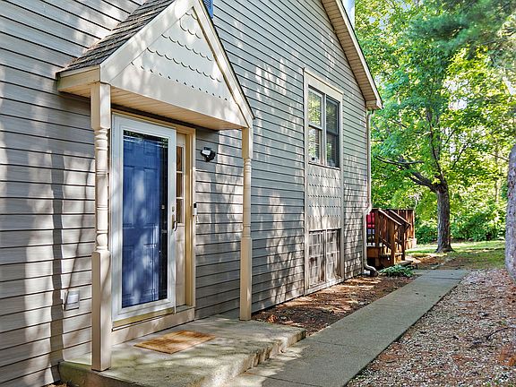 3rd image of 609 River Bluff Dr