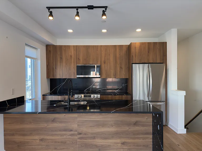 164 Richmond St #2B — Photo 9