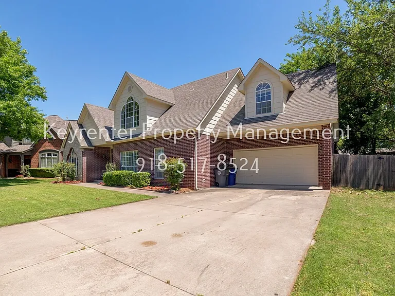 10119 S College Pl — Photo 2