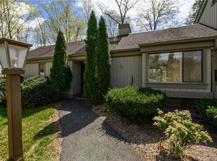 83 Heritage Vlg #A, Southbury, CT 06488