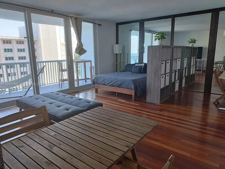 5401 Collins Ave #1110 — Photo 13